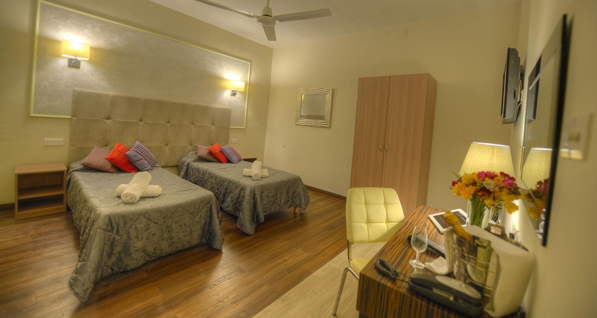 סליאמה Europa Hotel מראה חיצוני תמונה